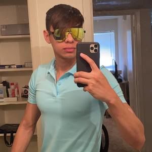 Meet your Posher, Axel